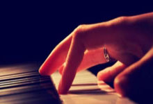 英媒:津琴科在曼城出場時間有限 或將在冬窗租借加盟紐卡.